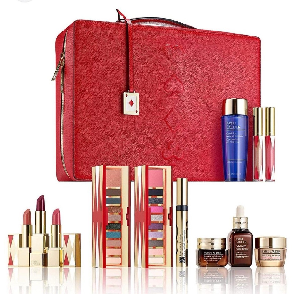 Estée Lauder gift makeup set beautiful and brand new missing one concealer